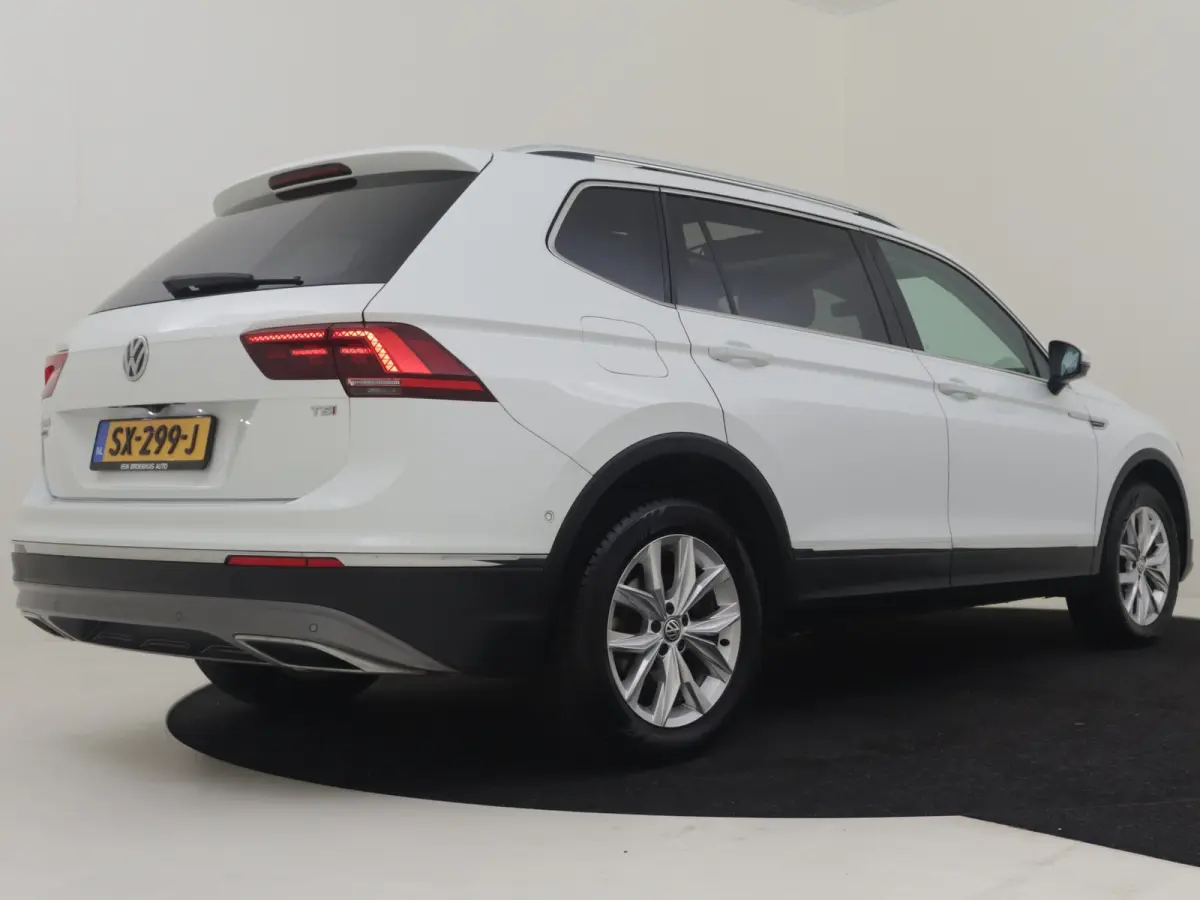 1.4 TSI Highline l Pano Dak l Trekhaak Elektr. l 18" l Elektr. Klep l Climate Control l Luxe Bekleding l Camera l