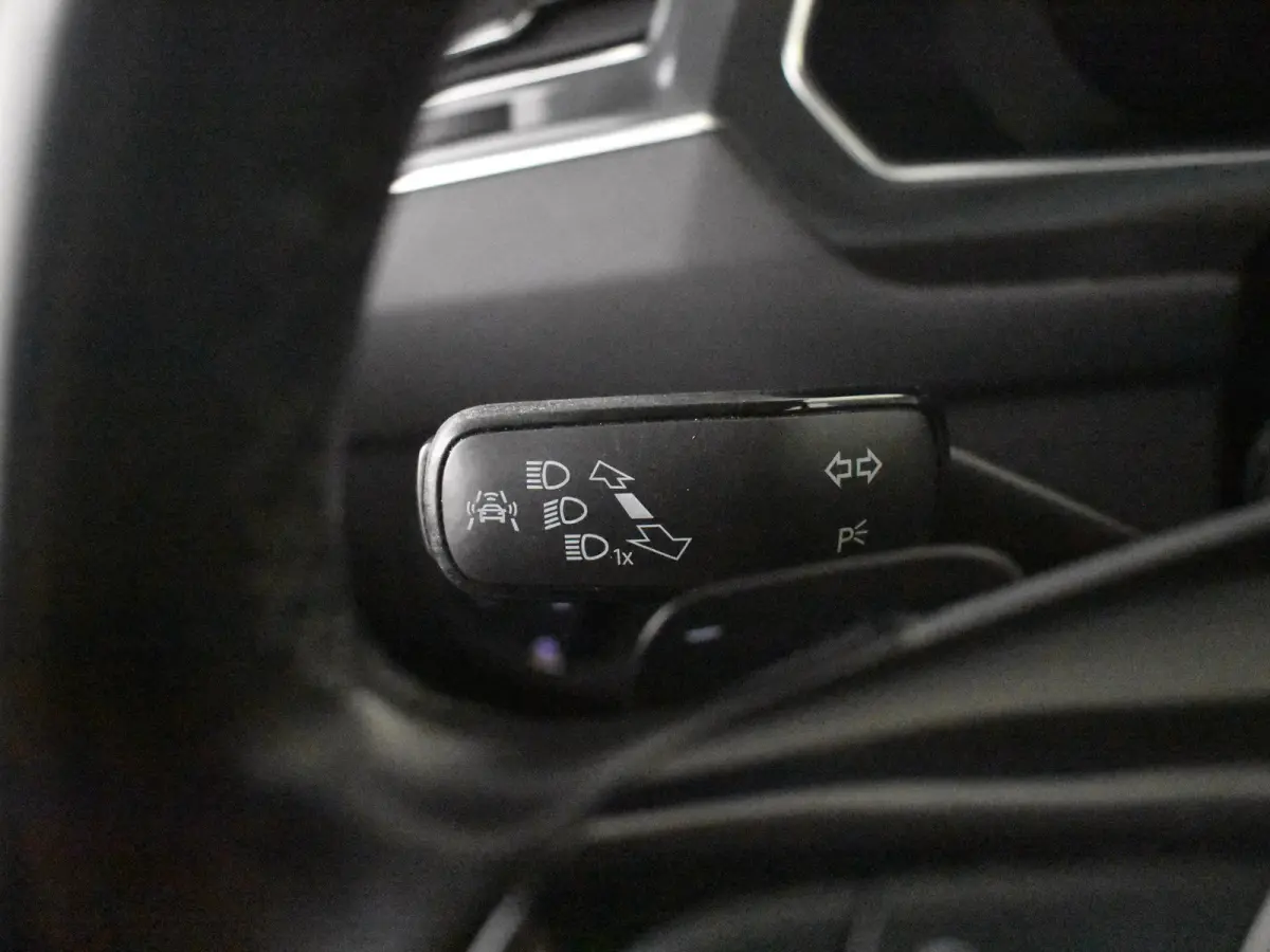 1.4 TSI Highline l Pano Dak l Trekhaak Elektr. l 18" l Elektr. Klep l Climate Control l Luxe Bekleding l Camera l