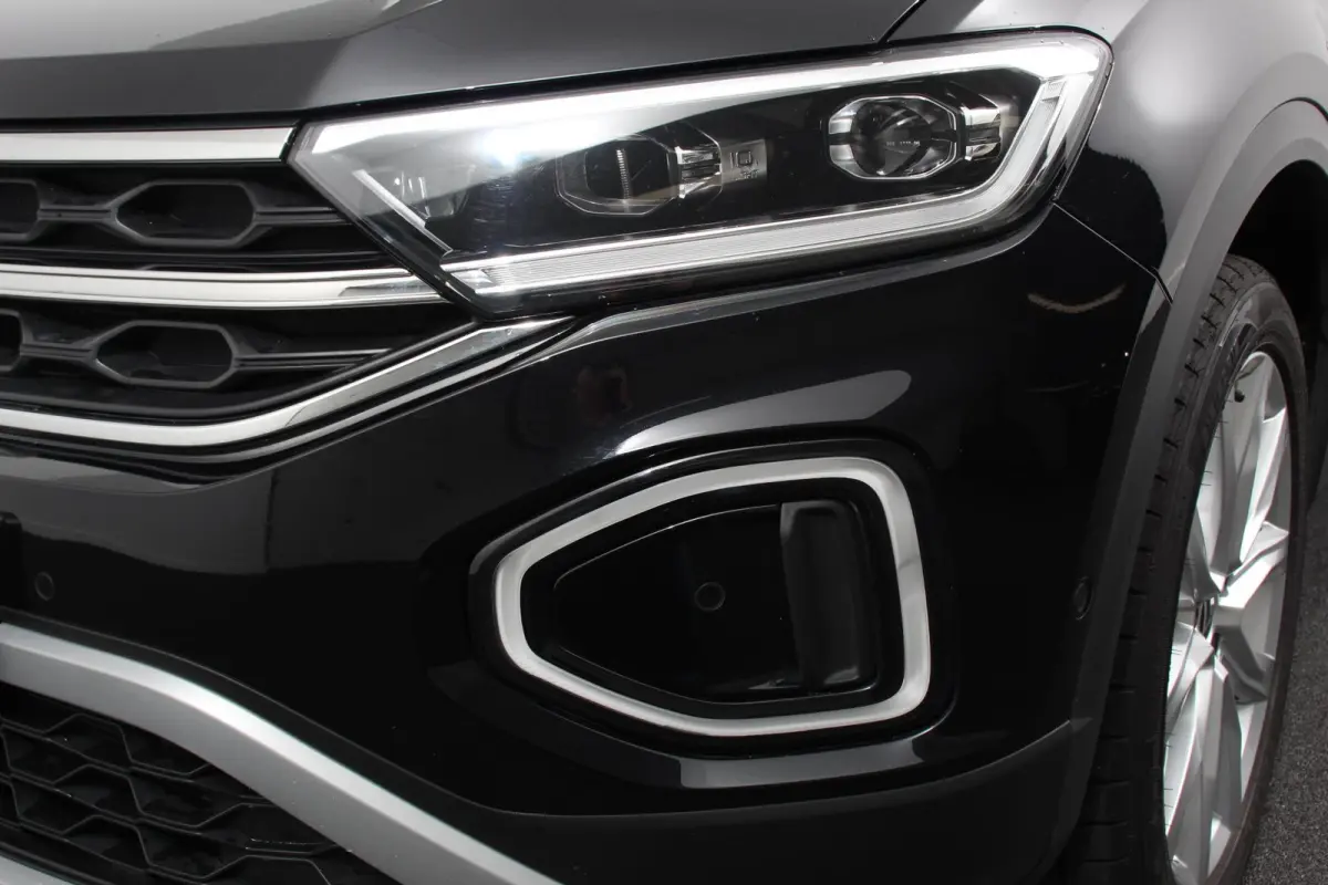 1.5 TSI 150pk Automaat Style Navigatie Apple Carplay/Android Auto Parkeersensoren Camera Adaptive Cruise Control Blind Spot Assist Park Assist Stoel- en stuurverwarming Elektrische achterkle