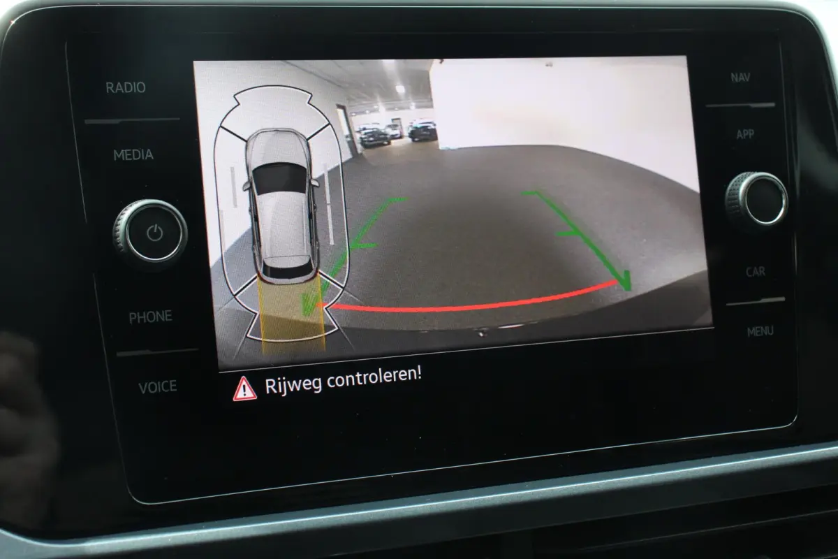 1.5 TSI 150pk Automaat Style Navigatie Apple Carplay/Android Auto Parkeersensoren Camera Adaptive Cruise Control Blind Spot Assist Park Assist Stoel- en stuurverwarming Elektrische achterkle