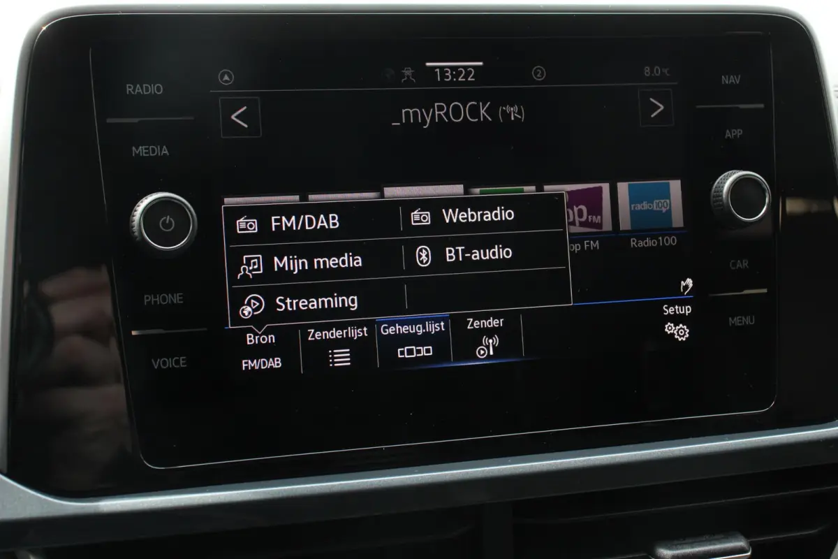 1.5 TSI 150pk Automaat Style Navigatie Apple Carplay/Android Auto Parkeersensoren Camera Adaptive Cruise Control Blind Spot Assist Park Assist Stoel- en stuurverwarming Elektrische achterkle