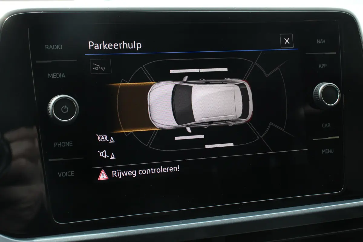 1.5 TSI 150pk Automaat Style Navigatie Apple Carplay/Android Auto Parkeersensoren Camera Adaptive Cruise Control Blind Spot Assist Park Assist Stoel- en stuurverwarming Elektrische achterkle