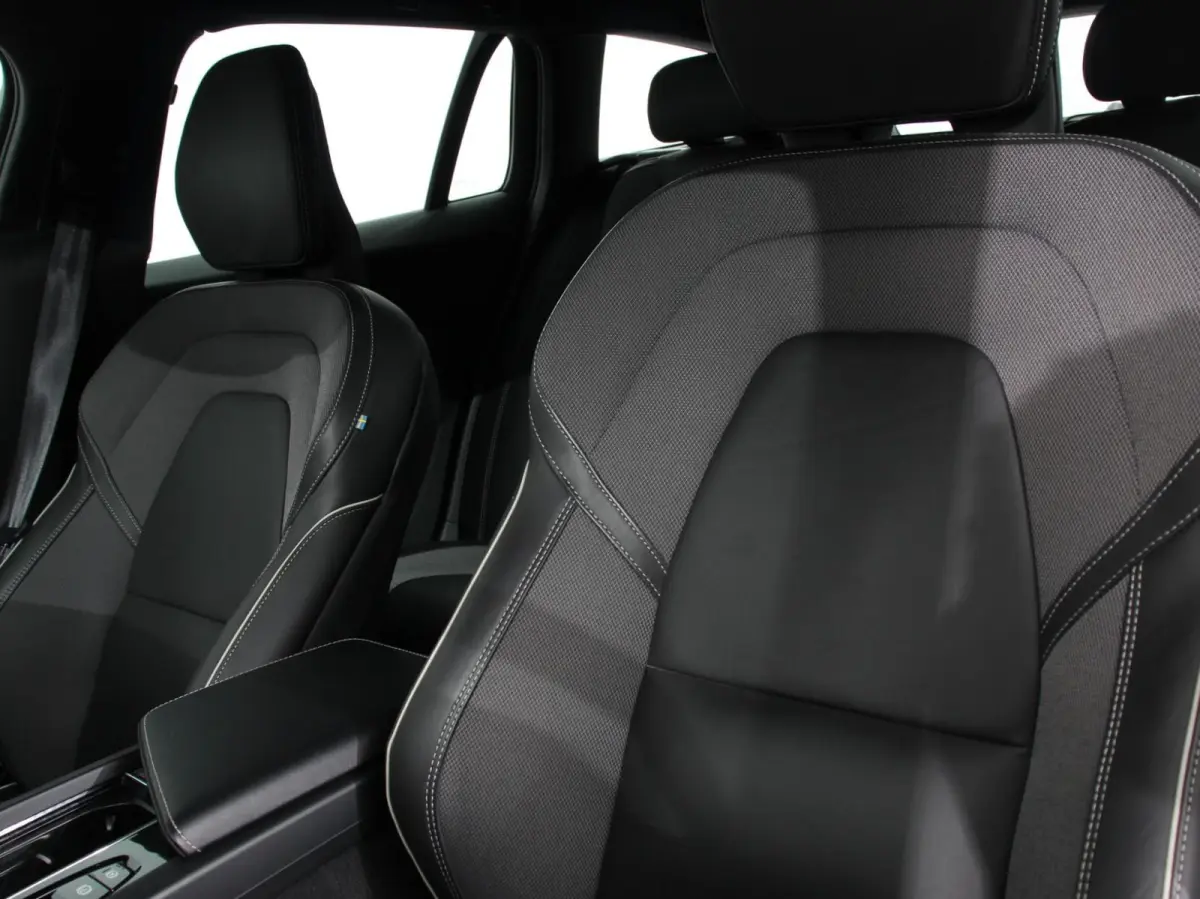 2.0 B4 R-Design Navigatie Camera Climate Control Parkeer Sensoren Cruise Control Adaptive Verwarmde voorstoelen Lichtmetalen Velgen