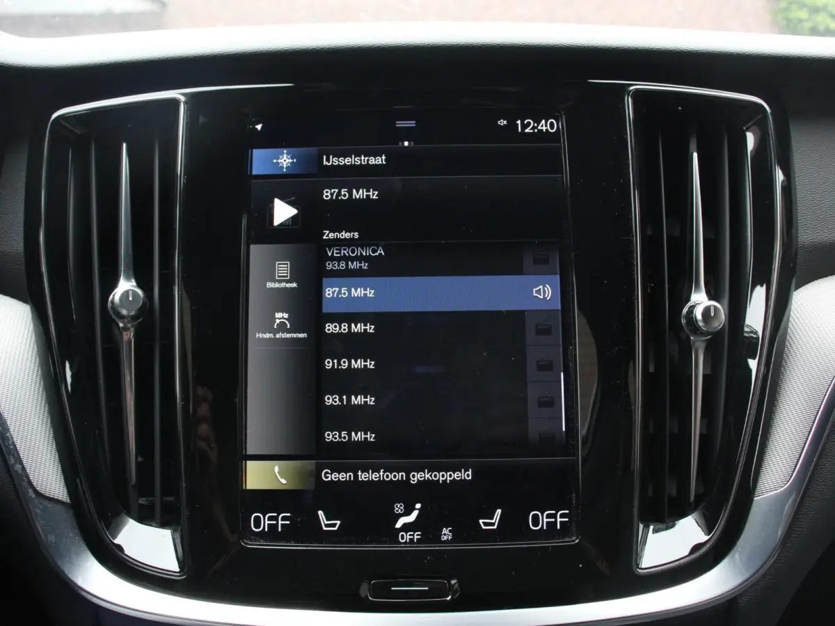 2.0 B4 R-Design Navigatie Camera Climate Control Parkeer Sensoren Cruise Control Adaptive Verwarmde voorstoelen Lichtmetalen Velgen