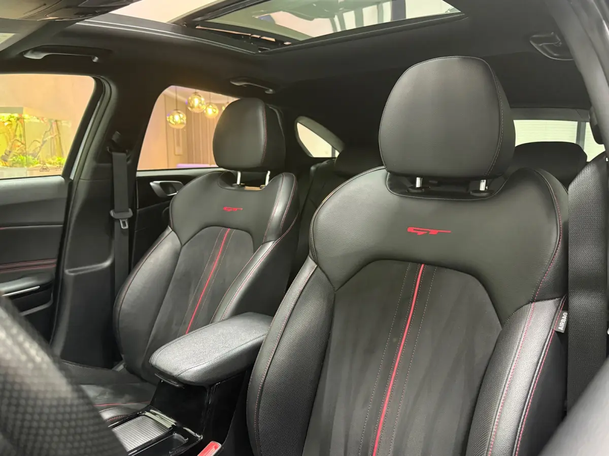 1.6 T-GDI GT 204 PK Aut. | Pano | Sportuitlaat | Virtual Cockpit | ACC | CarPlay | Camera | Alcantara/Leder