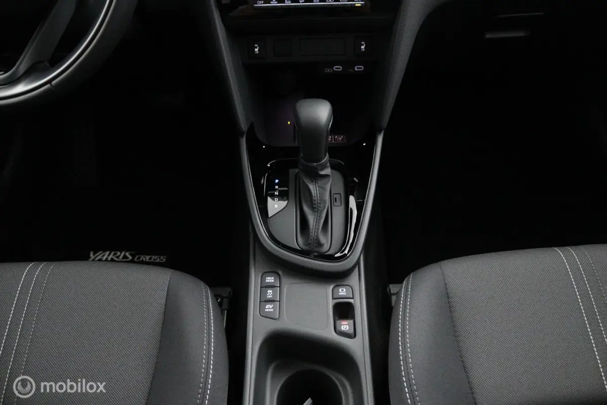 1.5 Hybrid 130 Dynamic | Adaptieve Cruise | Camera | Stoel- en Stuurverwarming