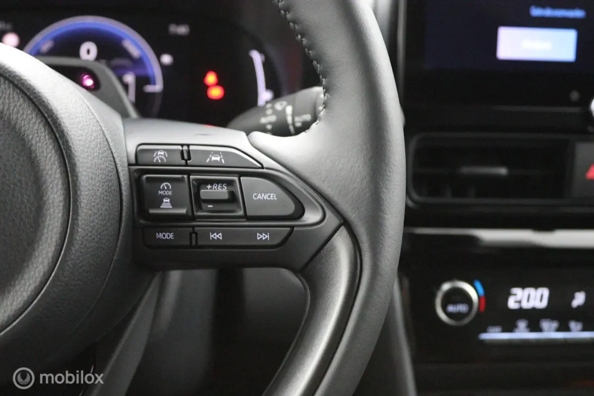 1.5 Hybrid 130 Dynamic | Adaptieve Cruise | Camera | Stoel- en Stuurverwarming
