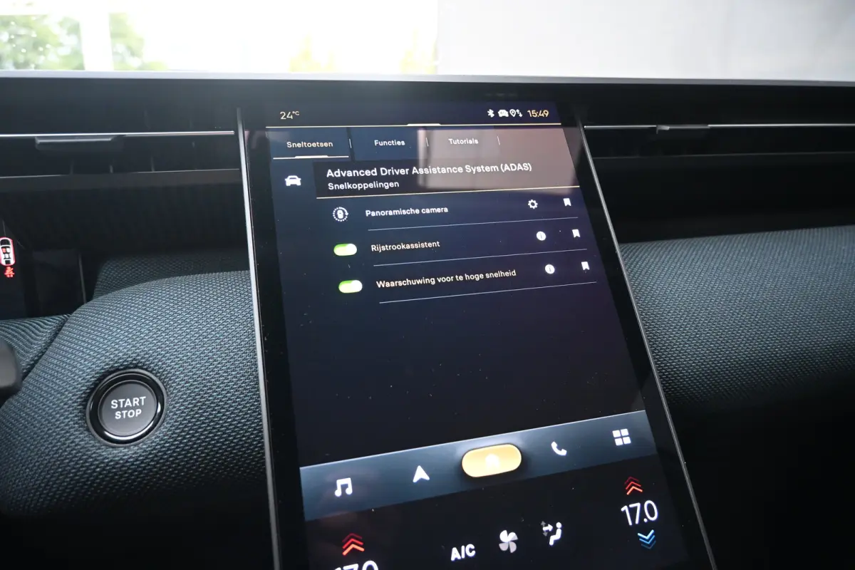 1.6 Plug-In Hybrid 195 Business Demo Deal! Tot 8 Jaar Garantie! | Adaptief Cruise control | 360 Camera | Navi by App | HUD | Elektr. Achterklep | 7,4kW Lader | DAB ontvanger | Draadloze tele