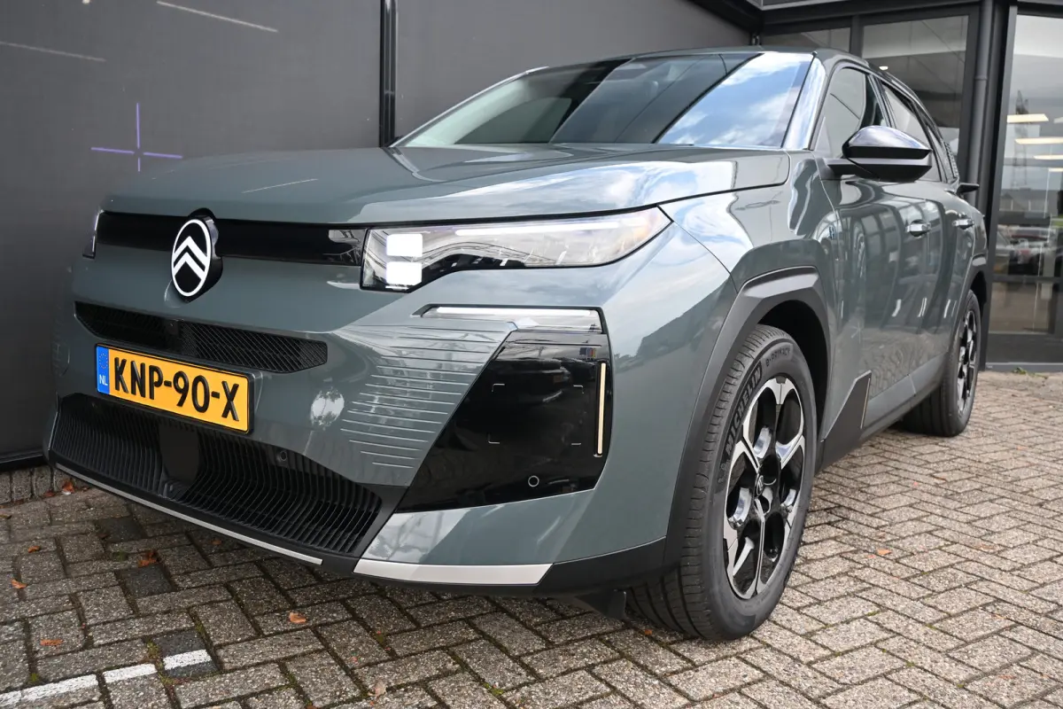 1.6 Plug-In Hybrid 195 Business Demo Deal! Tot 8 Jaar Garantie! | Adaptief Cruise control | 360 Camera | Navi by App | HUD | Elektr. Achterklep | 7,4kW Lader | DAB ontvanger | Draadloze tele