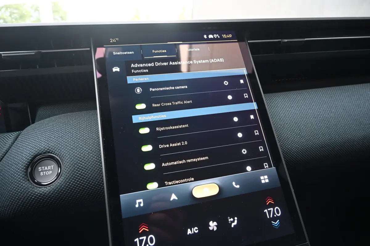 1.6 Plug-In Hybrid 195 Business Demo Deal! Tot 8 Jaar Garantie! | Adaptief Cruise control | 360 Camera | Navi by App | HUD | Elektr. Achterklep | 7,4kW Lader | DAB ontvanger | Draadloze tele