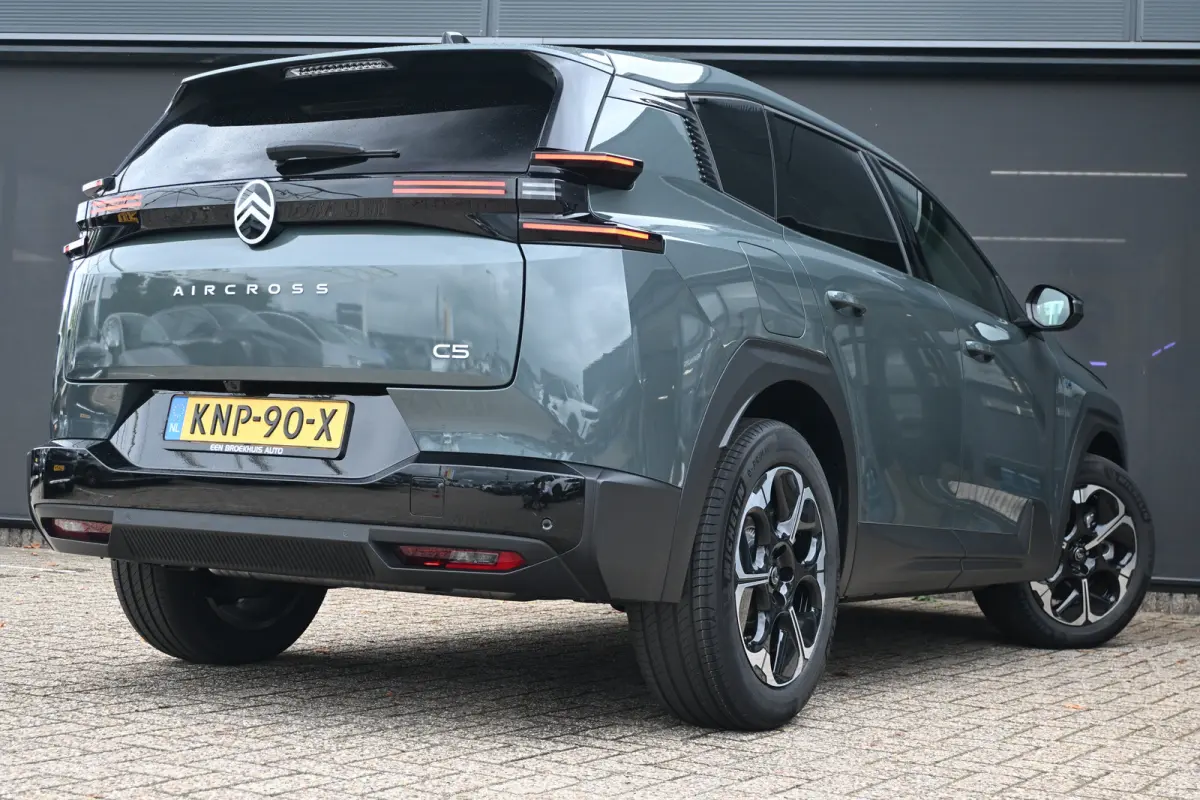 1.6 Plug-In Hybrid 195 Business Demo Deal! Tot 8 Jaar Garantie! | Adaptief Cruise control | 360 Camera | Navi by App | HUD | Elektr. Achterklep | 7,4kW Lader | DAB ontvanger | Draadloze tele