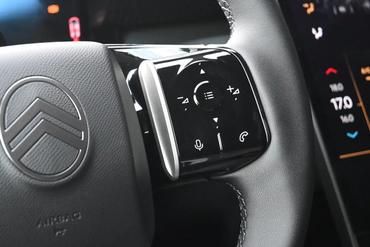 1.6 Plug-In Hybrid 195 Business Demo Deal! Tot 8 Jaar Garantie! | Adaptief Cruise control | 360 Camera | Navi by App | HUD | Elektr. Achterklep | 7,4kW Lader | DAB ontvanger | Draadloze tele