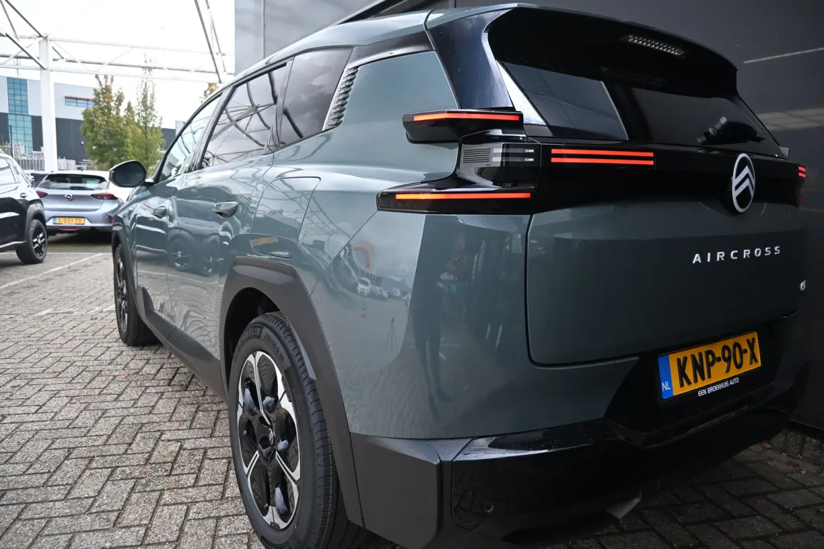 1.6 Plug-In Hybrid 195 Business Demo Deal! Tot 8 Jaar Garantie! | Adaptief Cruise control | 360 Camera | Navi by App | HUD | Elektr. Achterklep | 7,4kW Lader | DAB ontvanger | Draadloze tele