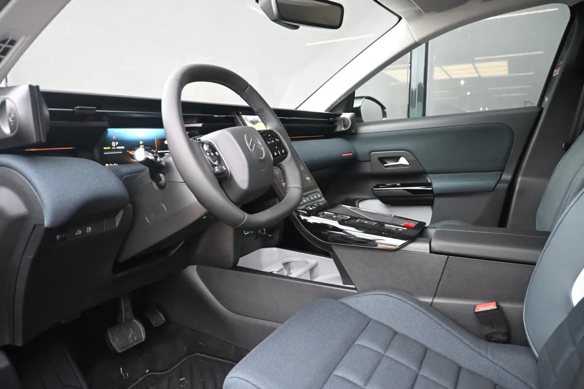 1.6 Plug-In Hybrid 195 Business Demo Deal! Tot 8 Jaar Garantie! | Adaptief Cruise control | 360 Camera | Navi by App | HUD | Elektr. Achterklep | 7,4kW Lader | DAB ontvanger | Draadloze tele