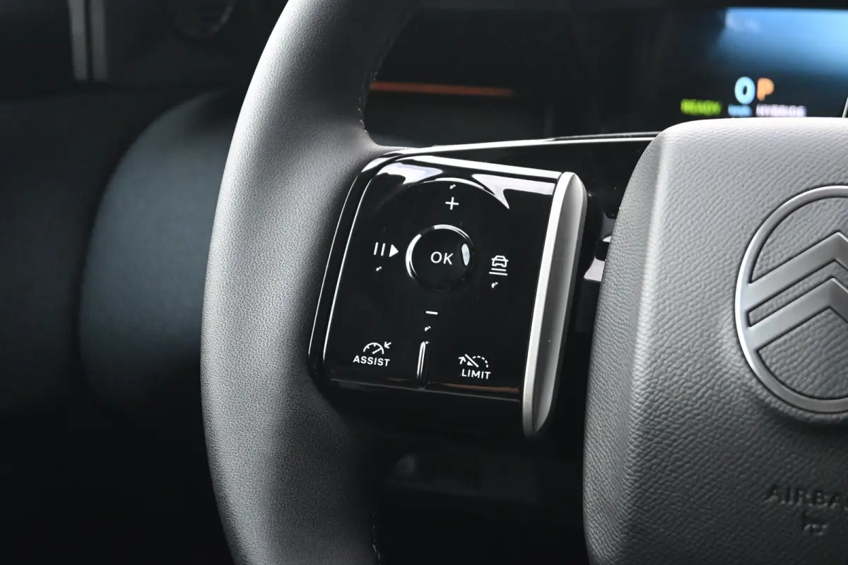 1.6 Plug-In Hybrid 195 Business Demo Deal! Tot 8 Jaar Garantie! | Adaptief Cruise control | 360 Camera | Navi by App | HUD | Elektr. Achterklep | 7,4kW Lader | DAB ontvanger | Draadloze tele