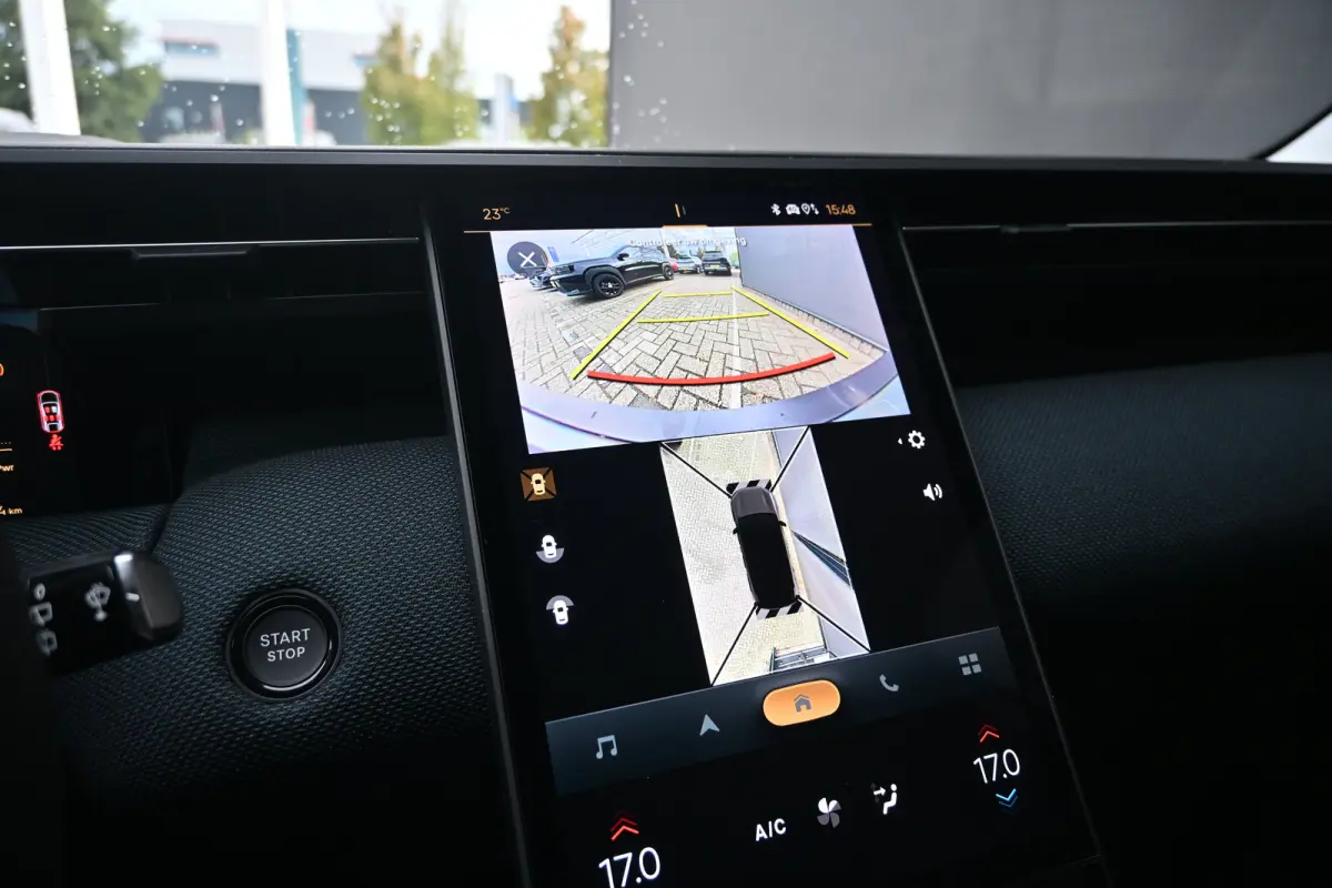 1.6 Plug-In Hybrid 195 Business Demo Deal! Tot 8 Jaar Garantie! | Adaptief Cruise control | 360 Camera | Navi by App | HUD | Elektr. Achterklep | 7,4kW Lader | DAB ontvanger | Draadloze tele