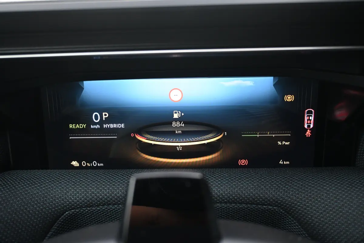1.6 Plug-In Hybrid 195 Business Demo Deal! Tot 8 Jaar Garantie! | Adaptief Cruise control | 360 Camera | Navi by App | HUD | Elektr. Achterklep | 7,4kW Lader | DAB ontvanger | Draadloze tele