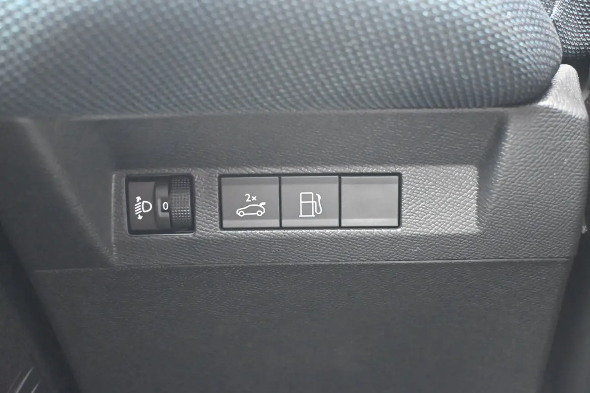 1.6 Plug-In Hybrid 195 Business Demo Deal! Tot 8 Jaar Garantie! | Adaptief Cruise control | 360 Camera | Navi by App | HUD | Elektr. Achterklep | 7,4kW Lader | DAB ontvanger | Draadloze tele