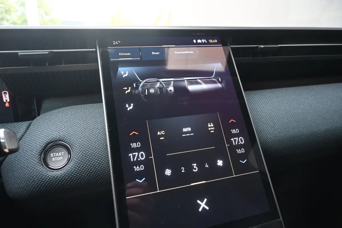 1.6 Plug-In Hybrid 195 Business Demo Deal! Tot 8 Jaar Garantie! | Adaptief Cruise control | 360 Camera | Navi by App | HUD | Elektr. Achterklep | 7,4kW Lader | DAB ontvanger | Draadloze tele