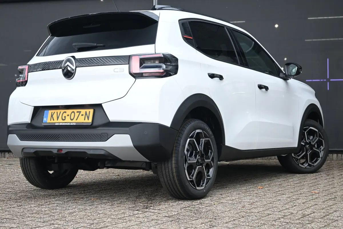 1.2 Hybrid 110pk Collection Demo Deal! Tot 8 Jaar Garantie! | Cruise control | Navi by App | DAB ontvanger | Dakrails | Extra getint glas | LMV 17" |