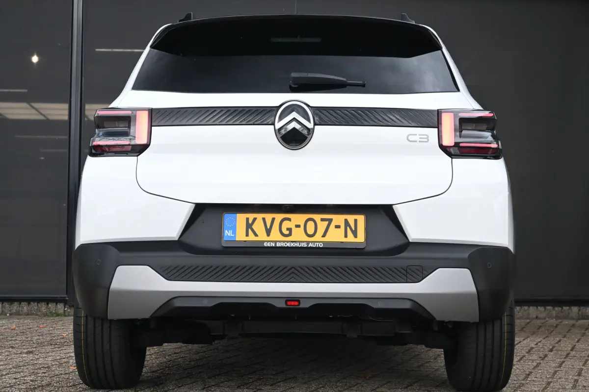 1.2 Hybrid 110pk Collection Demo Deal! Tot 8 Jaar Garantie! | Cruise control | Navi by App | DAB ontvanger | Dakrails | Extra getint glas | LMV 17" |