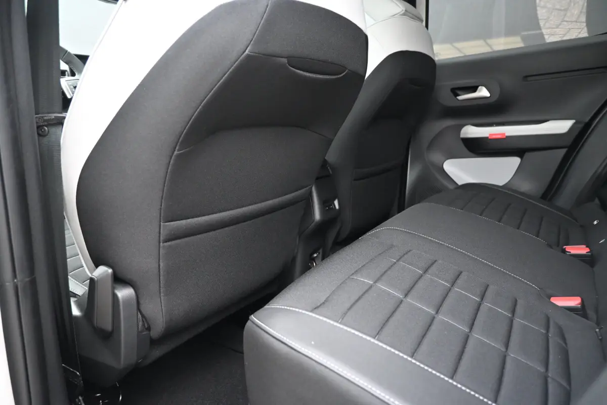 1.2 Hybrid 110pk Collection Demo Deal! Tot 8 Jaar Garantie! | Cruise control | Navi by App | DAB ontvanger | Dakrails | Extra getint glas | LMV 17" |