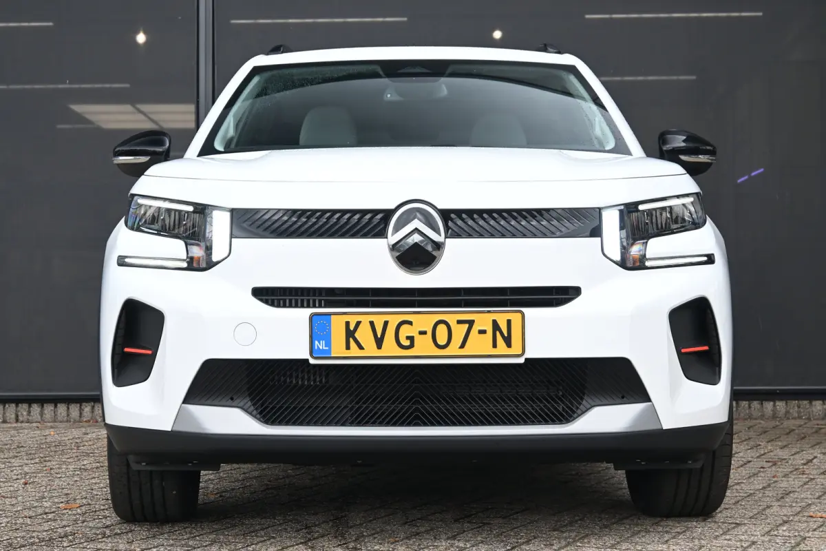 1.2 Hybrid 110pk Collection Demo Deal! Tot 8 Jaar Garantie! | Cruise control | Navi by App | DAB ontvanger | Dakrails | Extra getint glas | LMV 17" |