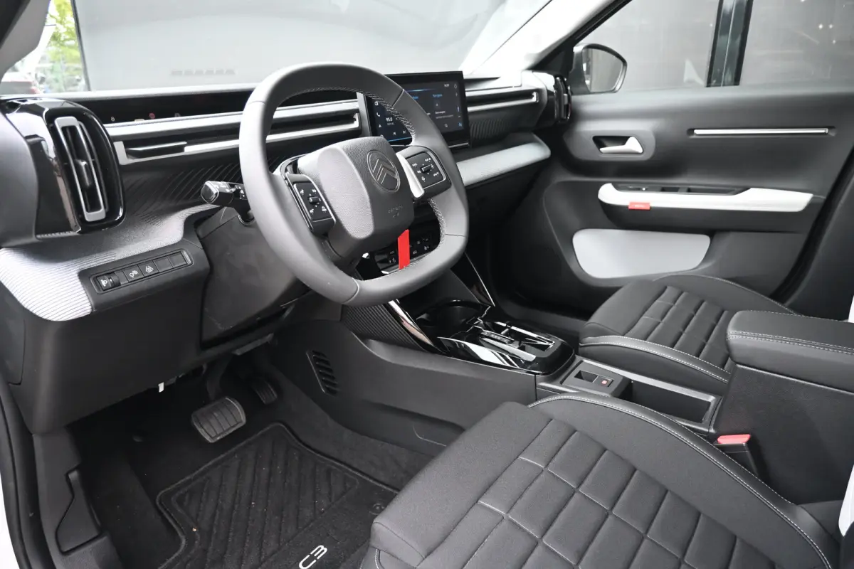 1.2 Hybrid 110pk Collection Demo Deal! Tot 8 Jaar Garantie! | Cruise control | Navi by App | DAB ontvanger | Dakrails | Extra getint glas | LMV 17" |