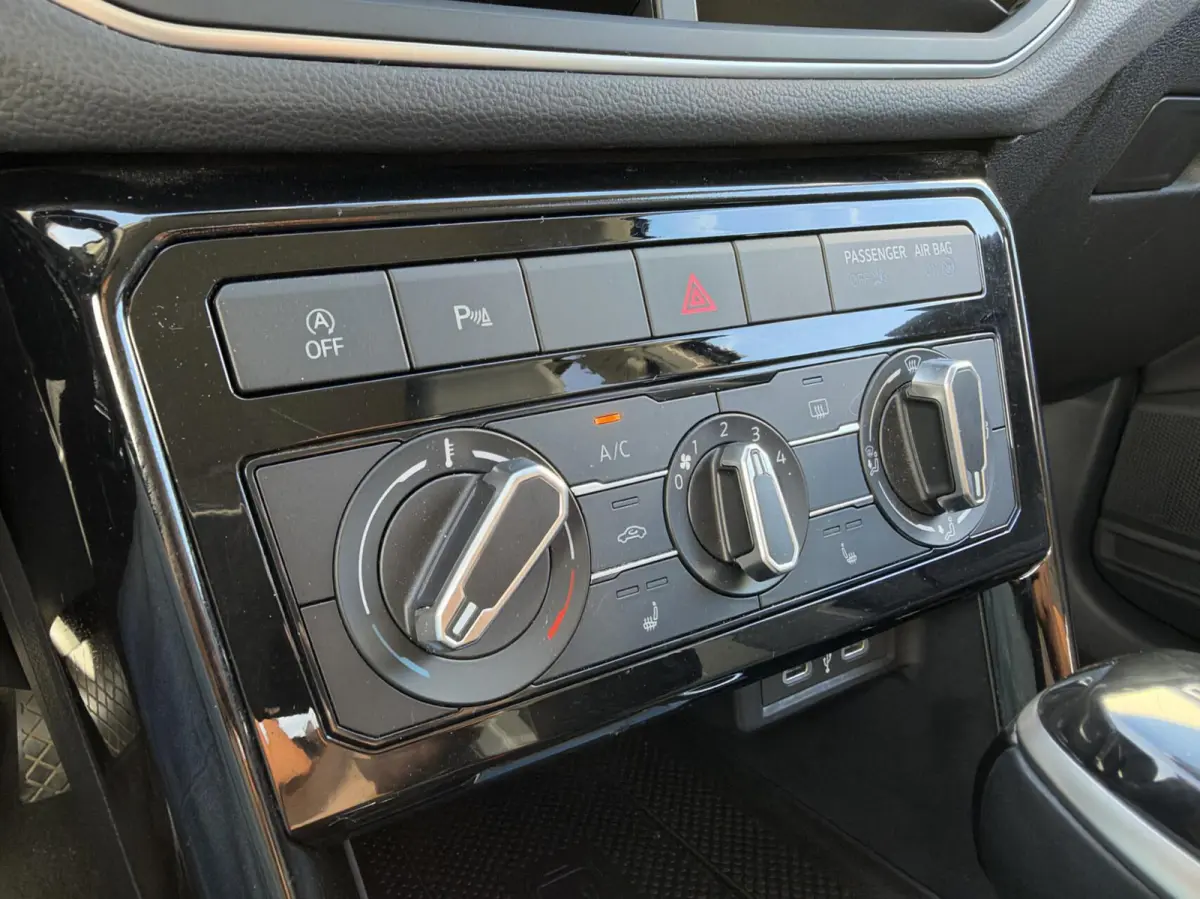 1.0 TSI Style|Navi|IQ Light|Carplay