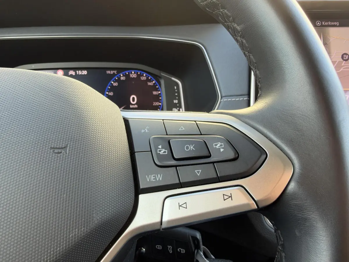 1.0 TSI Style|Navi|IQ Light|Carplay