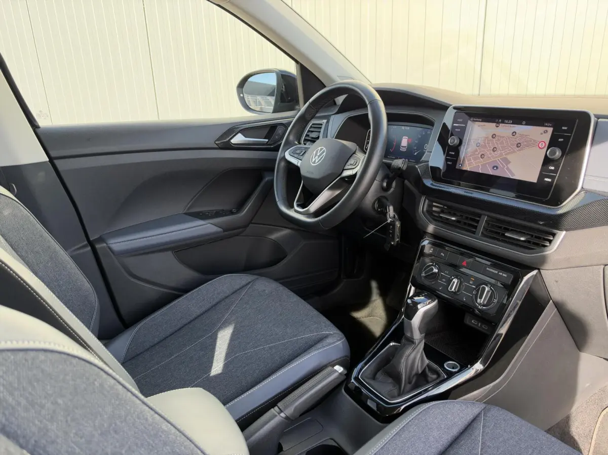 1.0 TSI Style|Navi|IQ Light|Carplay