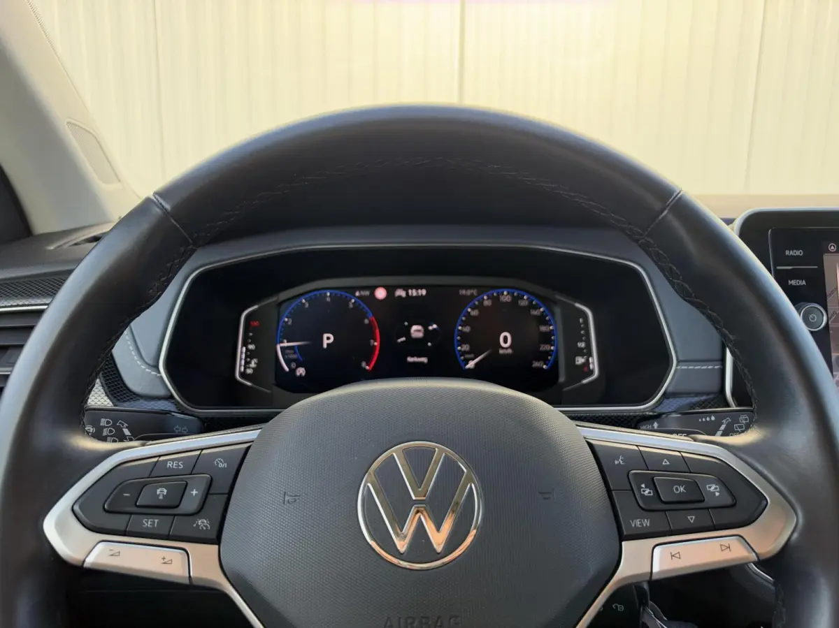 1.0 TSI Style|Navi|IQ Light|Carplay