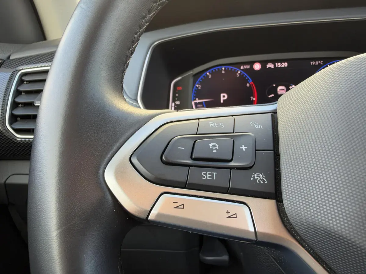 1.0 TSI Style|Navi|IQ Light|Carplay