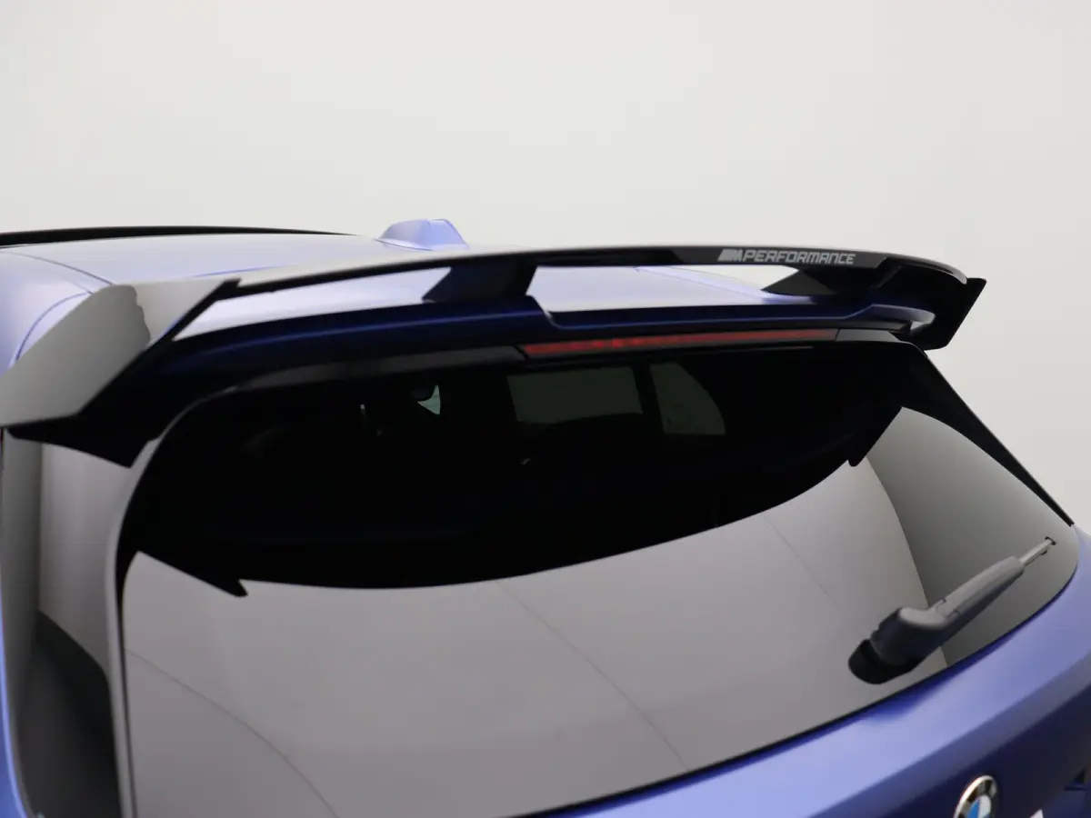 123 xDrive M Sportpakket Pro | Innovation Pack | Trekhaak | Stuurwielrand verwarmd | Panoramadak | Elektrisch verstelbare M Sportstoelen | Driving Assistant Plus | Head Up Display | Harman K