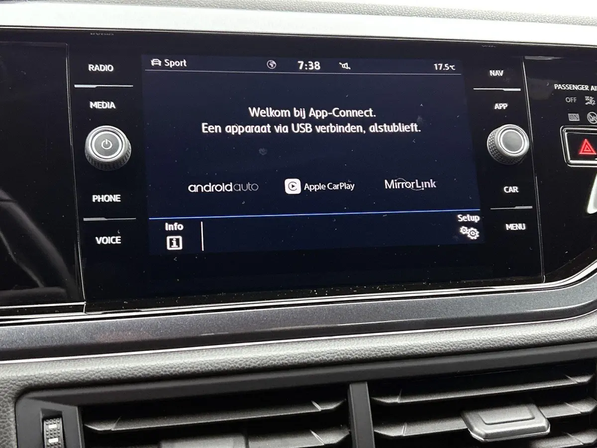 1.0 TSI Highline | Stoelverwarming | R-Line | Airco | Carplay | Parkeersensoren | Cruise control |