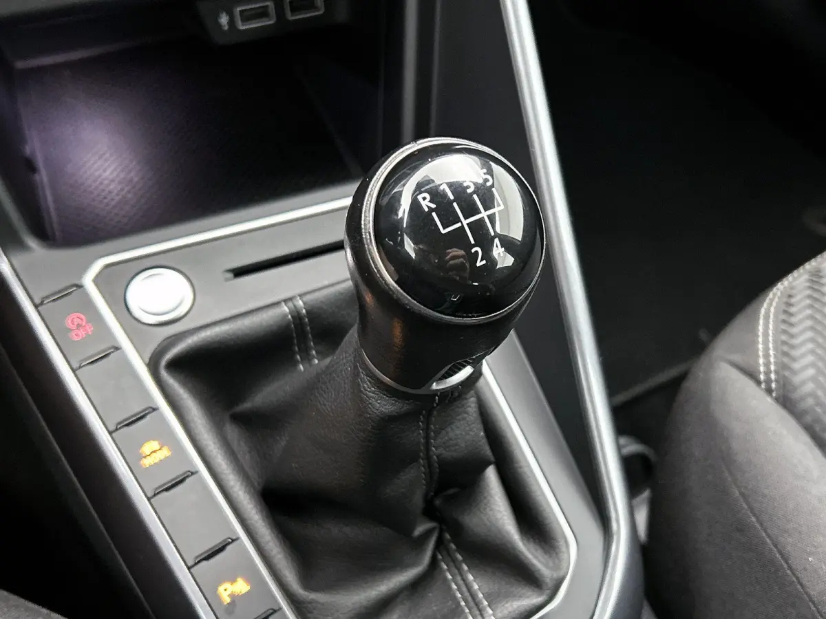 1.0 TSI Highline | Stoelverwarming | R-Line | Airco | Carplay | Parkeersensoren | Cruise control |
