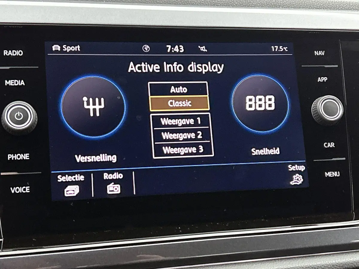 1.0 TSI Highline | Stoelverwarming | R-Line | Airco | Carplay | Parkeersensoren | Cruise control |