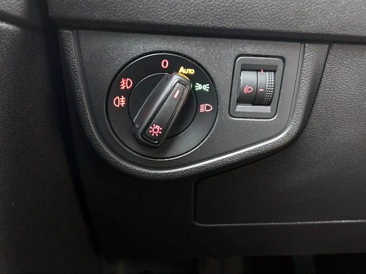 1.0 TSI Highline | Stoelverwarming | R-Line | Airco | Carplay | Parkeersensoren | Cruise control |