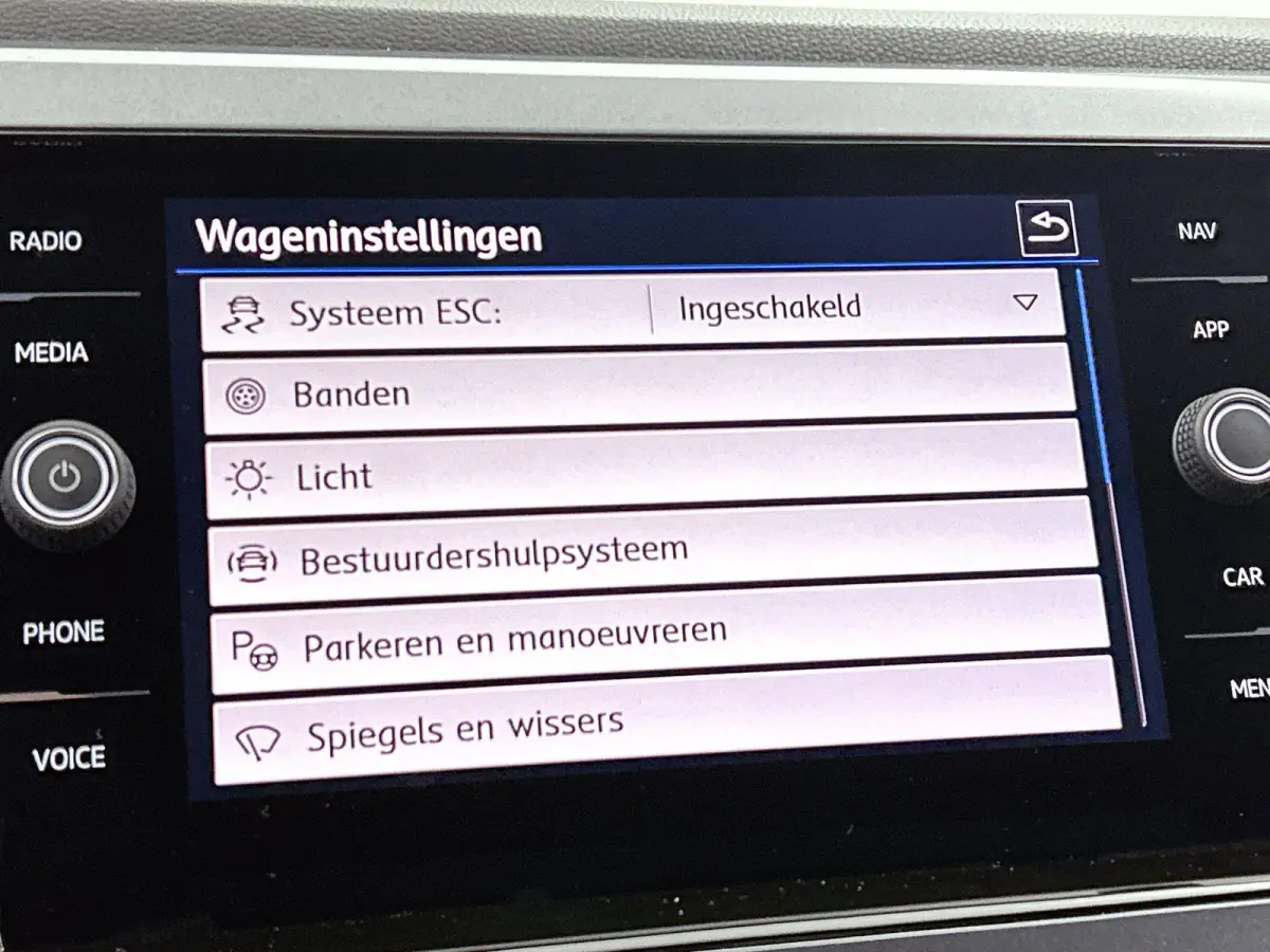 1.0 TSI Highline | Stoelverwarming | R-Line | Airco | Carplay | Parkeersensoren | Cruise control |