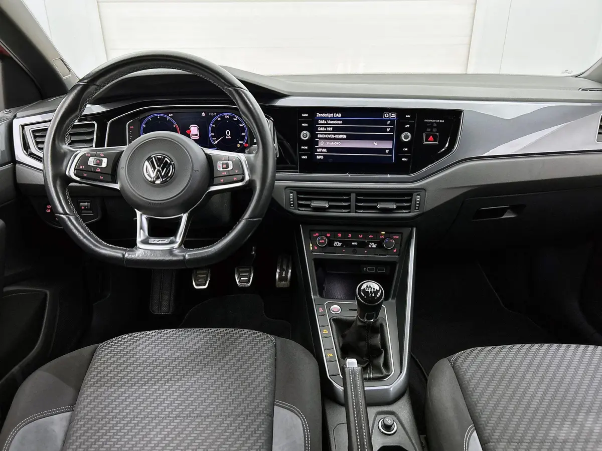 1.0 TSI Highline | Stoelverwarming | R-Line | Airco | Carplay | Parkeersensoren | Cruise control |