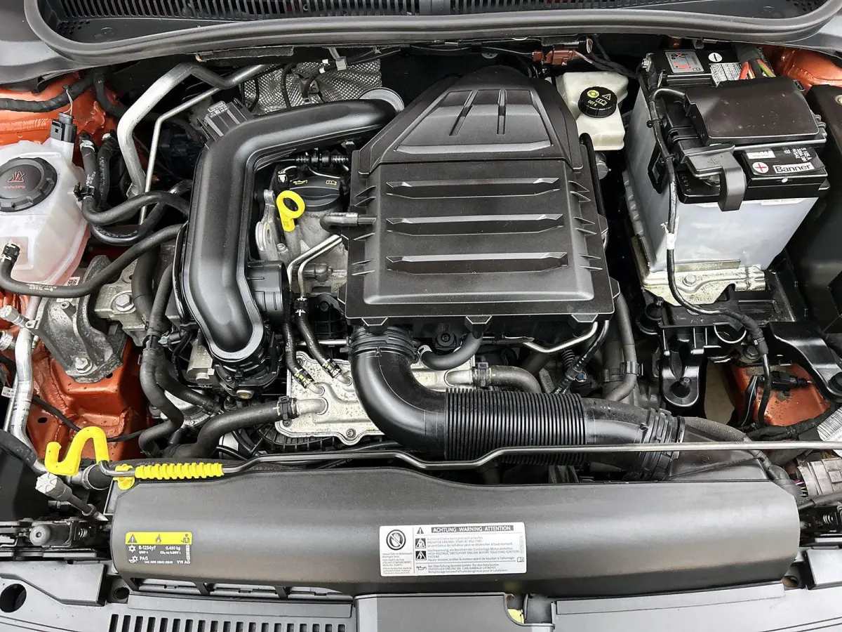 1.0 TSI Highline | Stoelverwarming | R-Line | Airco | Carplay | Parkeersensoren | Cruise control |