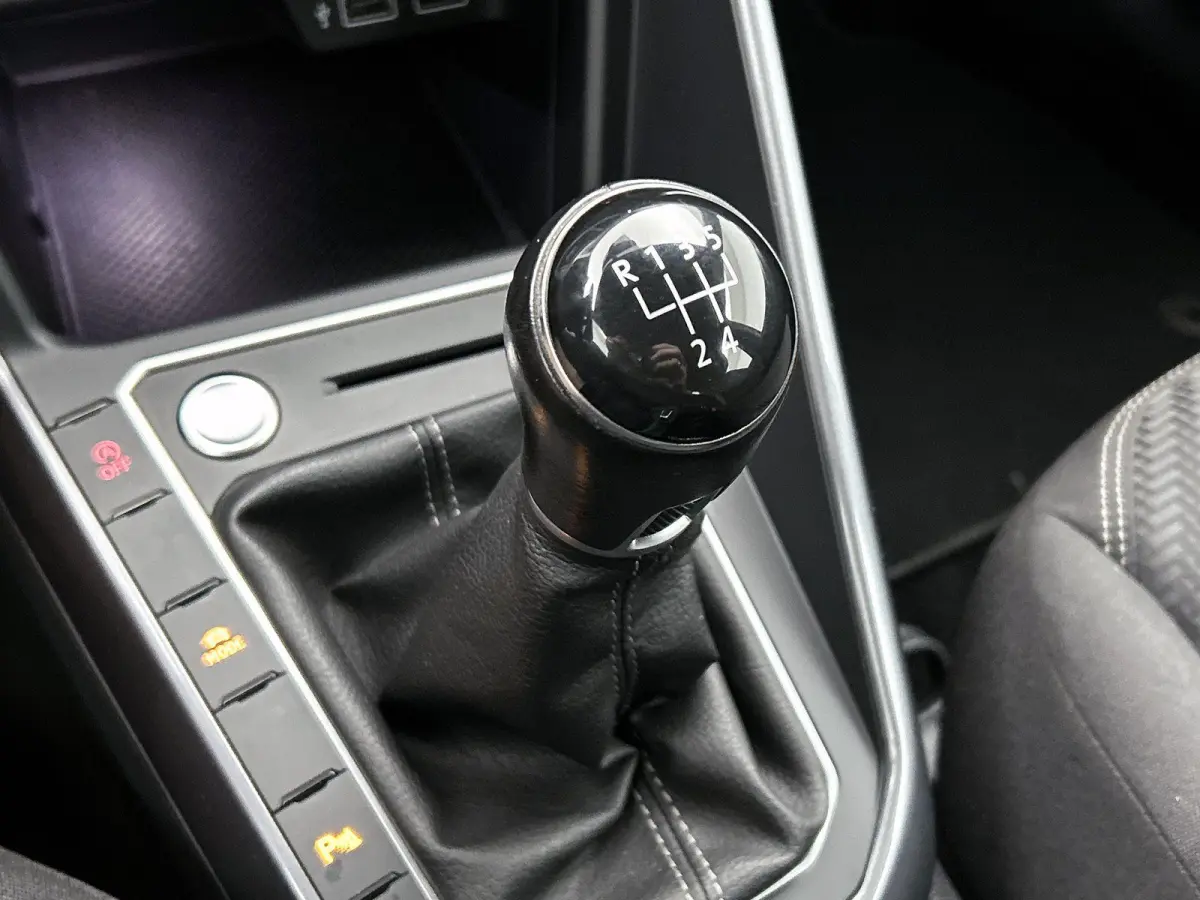 1.0 TSI Highline | Stoelverwarming | R-Line | Airco | Carplay | Parkeersensoren | Cruise control |