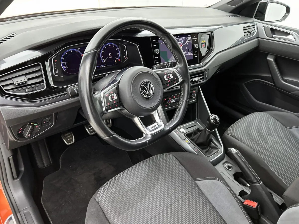 1.0 TSI Highline | Stoelverwarming | R-Line | Airco | Carplay | Parkeersensoren | Cruise control |