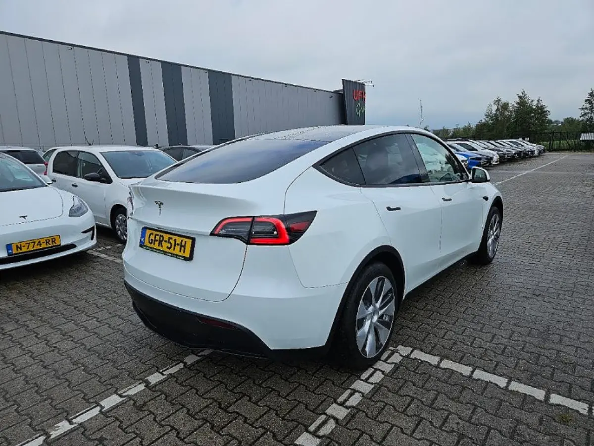 RWD 58 kWh | Panoramadak | Stoelverwarming | Keyless | Dodehoek detectie | | Cruise control adaptief met Stop&Go | Dodehoek detectie | Keyless start