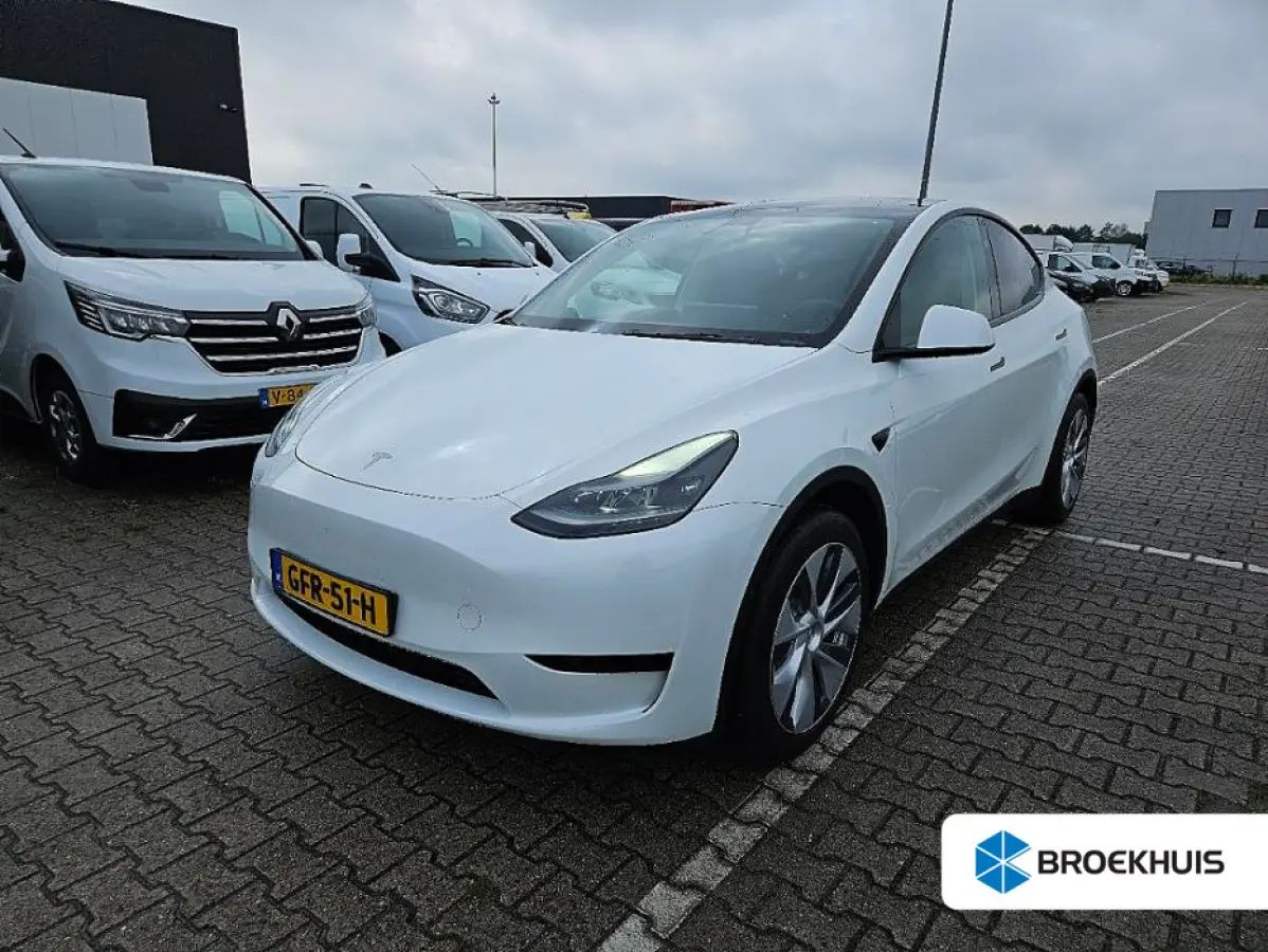 RWD 58 kWh | Panoramadak | Stoelverwarming | Keyless | Dodehoek detectie | | Cruise control adaptief met Stop&Go | Dodehoek detectie | Keyless start