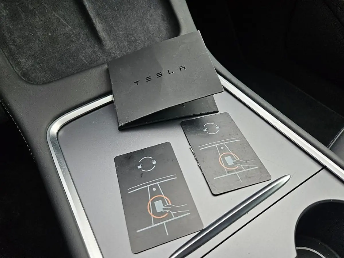 RWD 58 kWh | Panoramadak | Stoelverwarming | Keyless | Dodehoek detectie | | Cruise control adaptief met Stop&Go | Dodehoek detectie | Keyless start