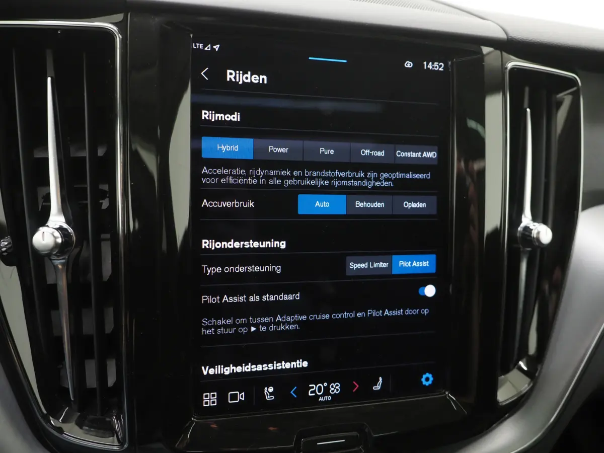 2.0 T6 Plug-in hybrid AWD Long Range | Panoramadak | Pilot Assist | 360 | Stoel/stuurverwarming | Keyless | Carplay