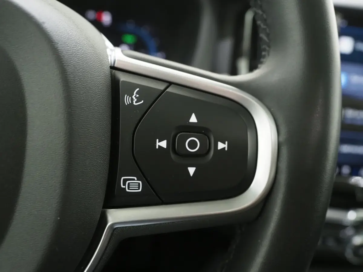 2.0 T6 Plug-in hybrid AWD Long Range | Panoramadak | Pilot Assist | 360 | Stoel/stuurverwarming | Keyless | Carplay