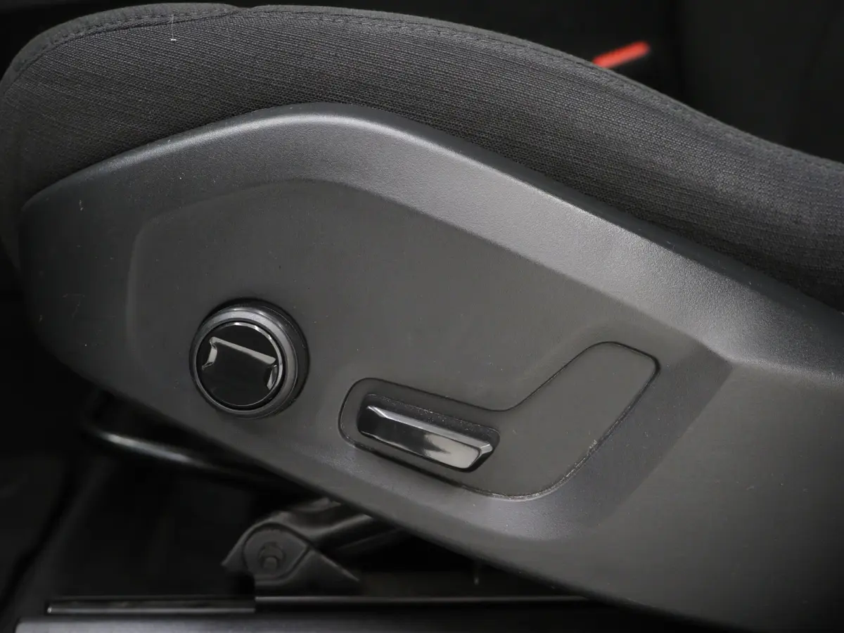 2.0 T6 Plug-in hybrid AWD Long Range | Panoramadak | Pilot Assist | 360 | Stoel/stuurverwarming | Keyless | Carplay