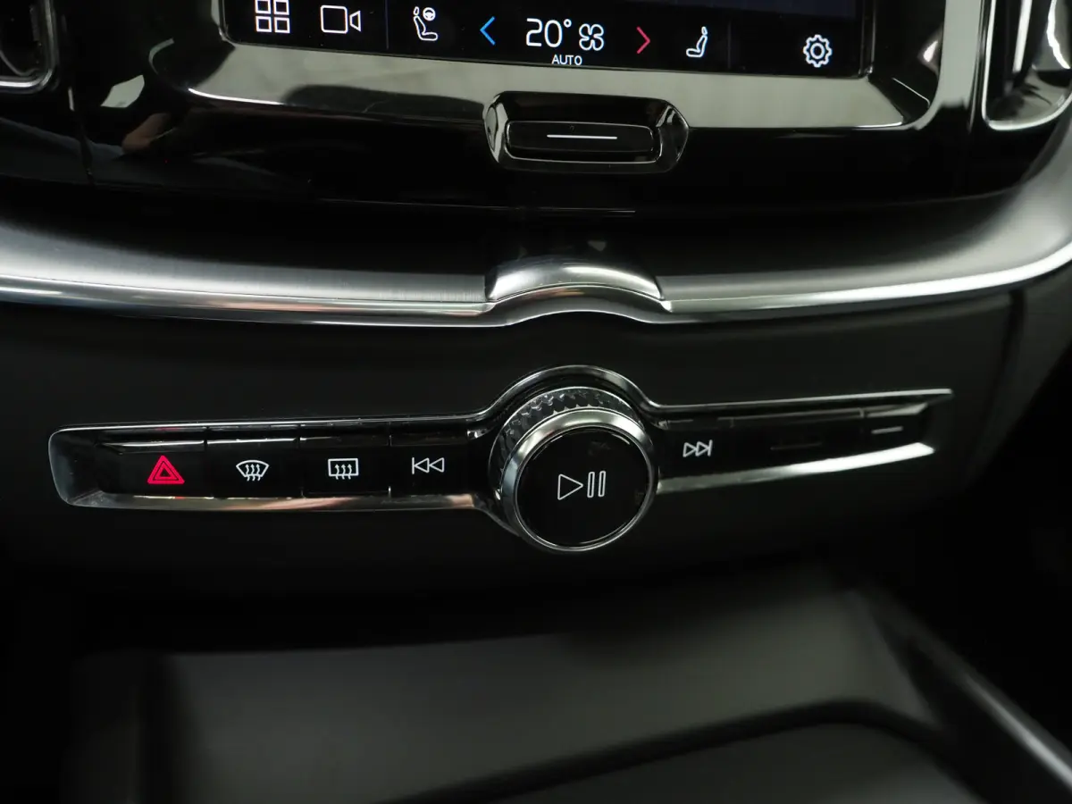 2.0 T6 Plug-in hybrid AWD Long Range | Panoramadak | Pilot Assist | 360 | Stoel/stuurverwarming | Keyless | Carplay